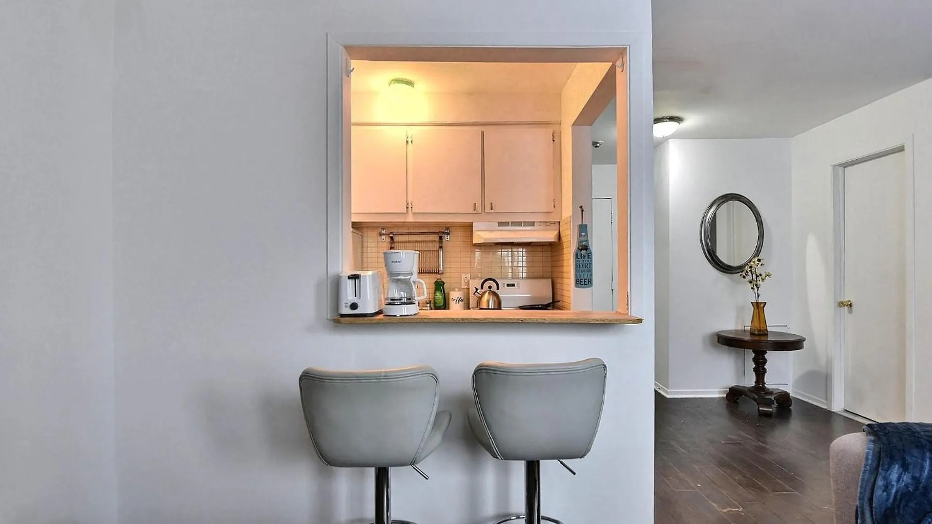 Apartment Big Studio Hutchison Downtown Montreal